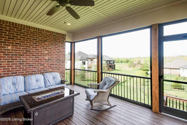 213 Locust Park Pl, Louisville, KY 40245