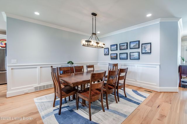 213 Locust Park Pl, Louisville, KY 40245