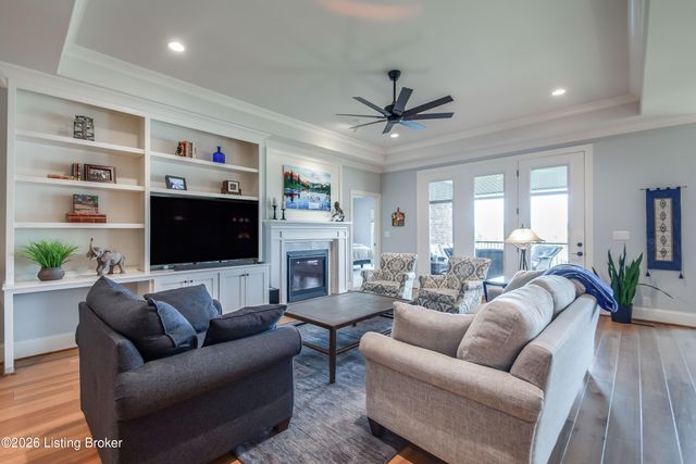 213 Locust Park Pl, Louisville, KY 40245