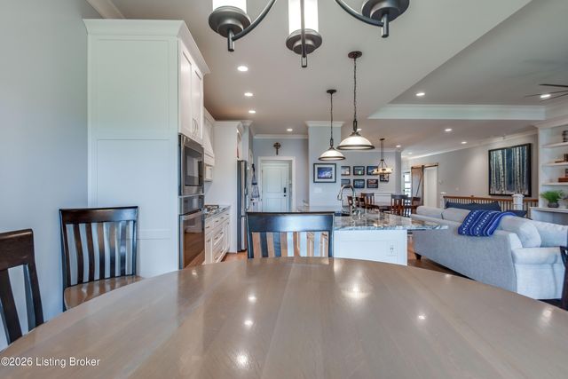 213 Locust Park Pl, Louisville, KY 40245