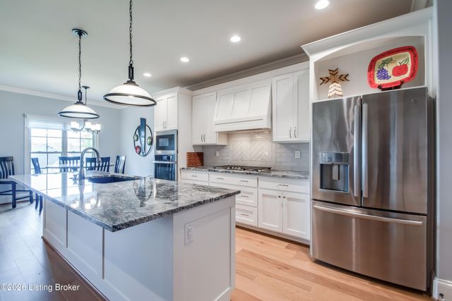 213 Locust Park Pl, Louisville, KY 40245