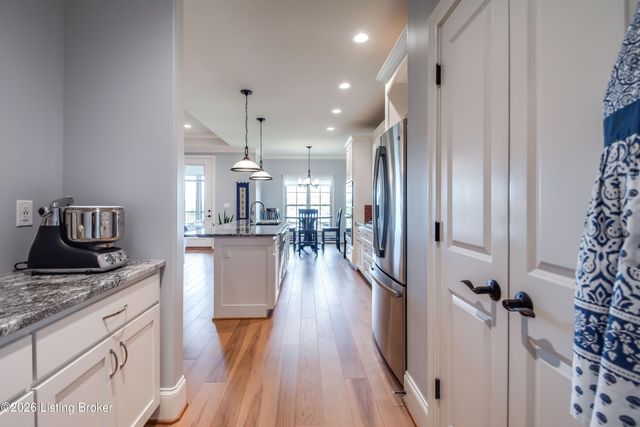 213 Locust Park Pl, Louisville, KY 40245