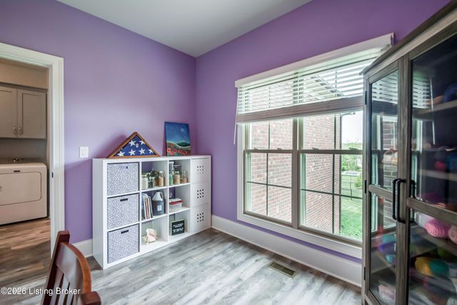 213 Locust Park Pl, Louisville, KY 40245