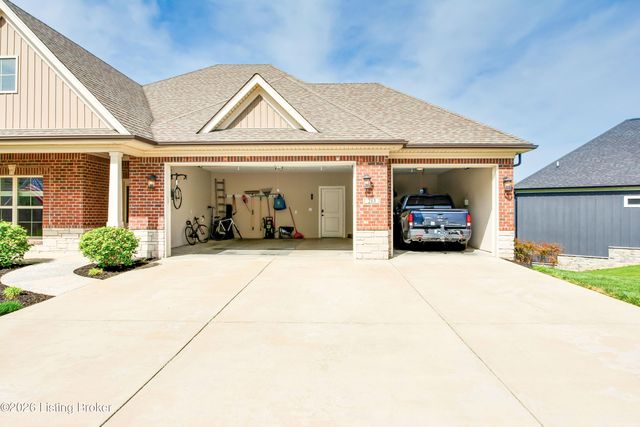 213 Locust Park Pl, Louisville, KY 40245
