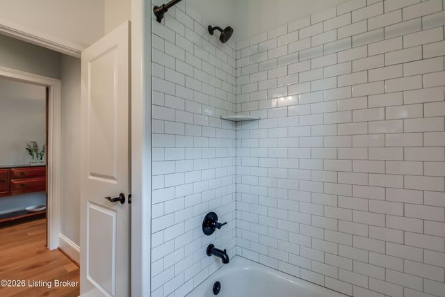213 Locust Park Pl, Louisville, KY 40245