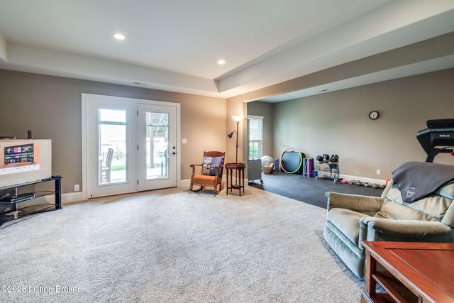 213 Locust Park Pl, Louisville, KY 40245