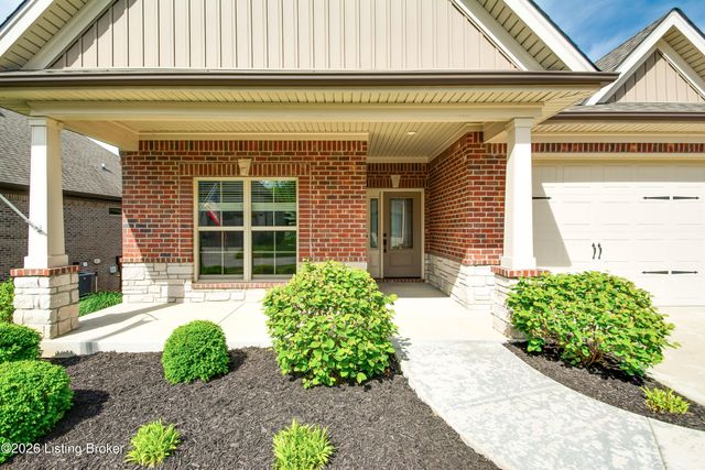 213 Locust Park Pl, Louisville, KY 40245