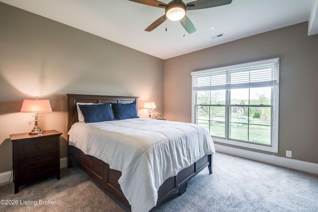 213 Locust Park Pl, Louisville, KY 40245
