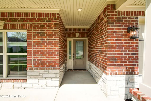 213 Locust Park Pl, Louisville, KY 40245