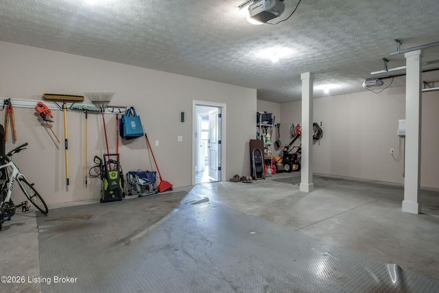 213 Locust Park Pl, Louisville, KY 40245