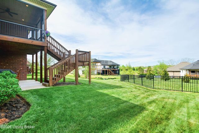 213 Locust Park Pl, Louisville, KY 40245