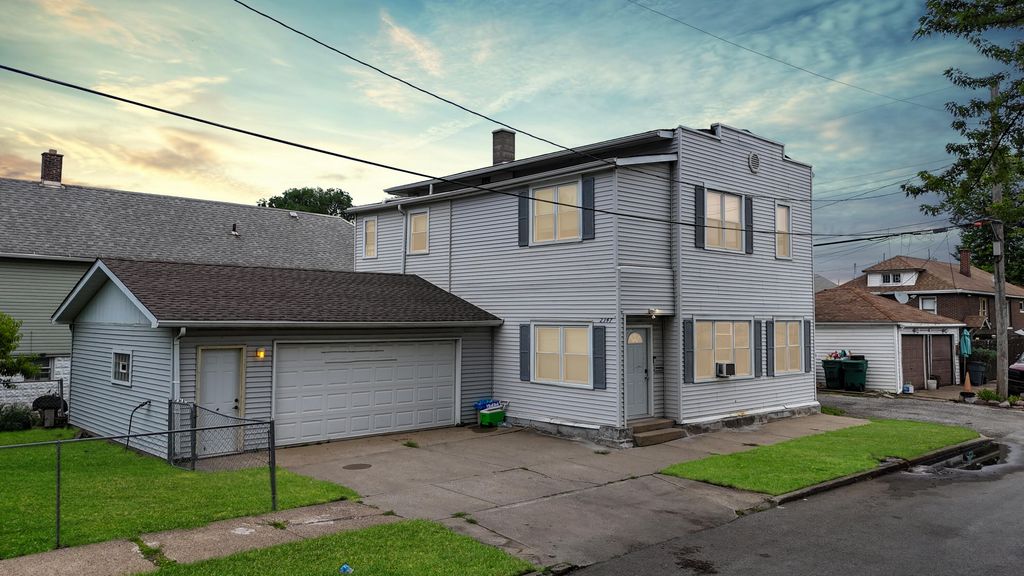 2347 New York Avenue, Whiting, IN 46394