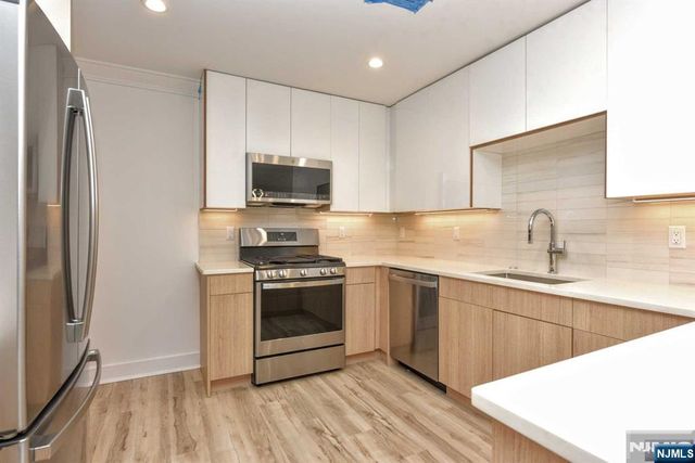 108 Collignon Way 108, River Vale, NJ 07675