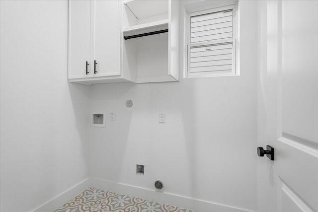 745 S Carroll Street, La Porte, TX 77571