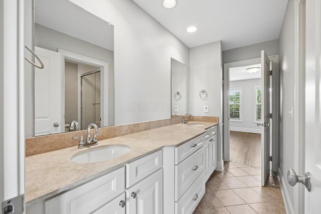 4558 Hirth Hill Road E, Grove City, OH 43123