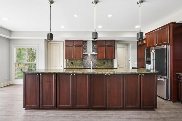 4558 Hirth Hill Road E, Grove City, OH 43123