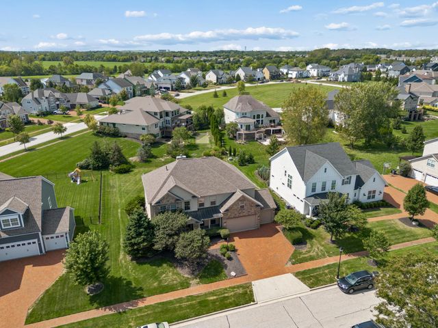 4558 Hirth Hill Road E, Grove City, OH 43123