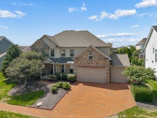 4558 Hirth Hill Road E, Grove City, OH 43123