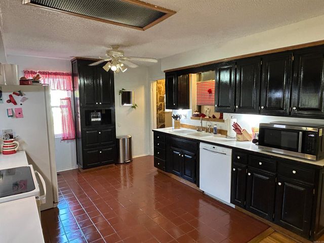 1162 Cove Road, Mountain View, AR 72560