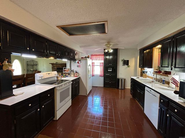 1162 Cove Road, Mountain View, AR 72560