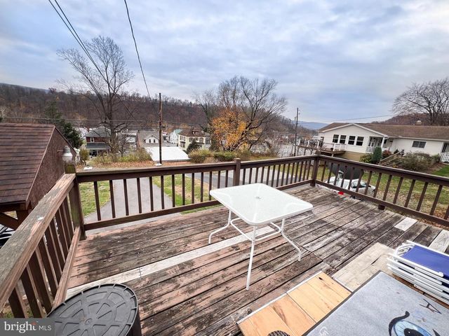 525 HIGHLAND AVE, Lewistown, PA 17044