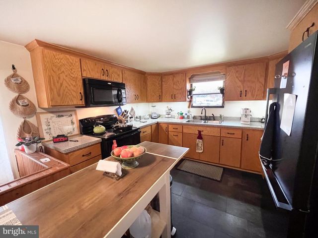 525 HIGHLAND AVE, Lewistown, PA 17044