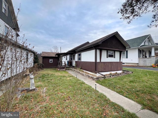 525 HIGHLAND AVE, Lewistown, PA 17044