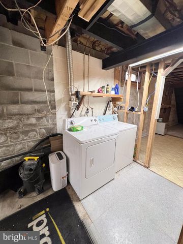 525 HIGHLAND AVE, Lewistown, PA 17044