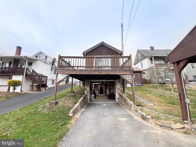 525 HIGHLAND AVE, Lewistown, PA 17044