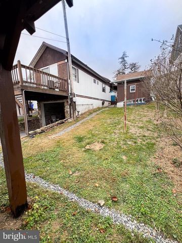 525 HIGHLAND AVE, Lewistown, PA 17044