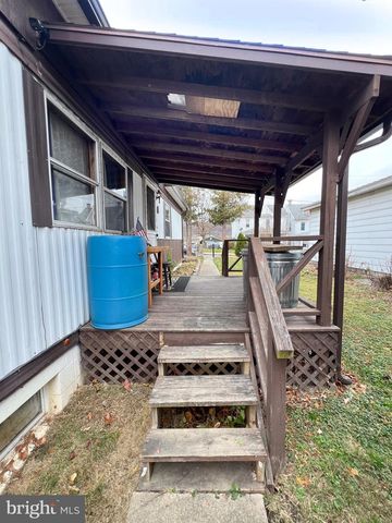 525 HIGHLAND AVE, Lewistown, PA 17044