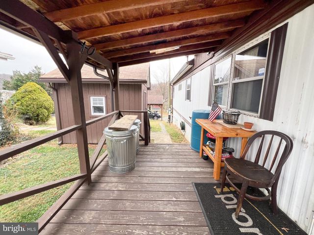 525 HIGHLAND AVE, Lewistown, PA 17044