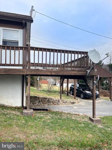 525 HIGHLAND AVE, Lewistown, PA 17044