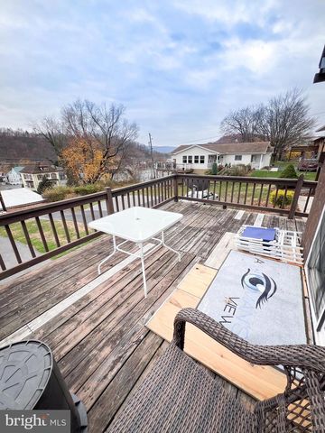 525 HIGHLAND AVE, Lewistown, PA 17044