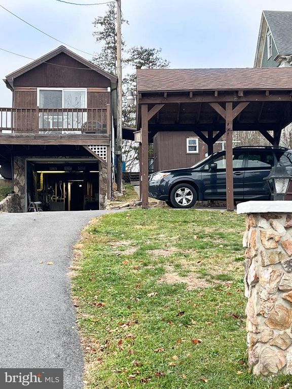 525 HIGHLAND AVE, Lewistown, PA 17044