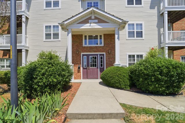 9976 Hyde Glen Court, Charlotte, NC 28262