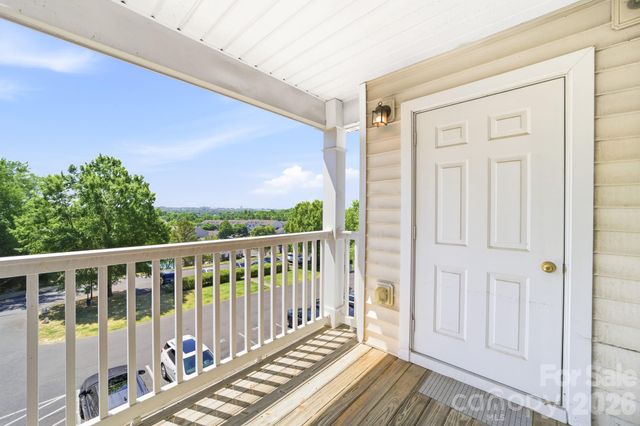 9976 Hyde Glen Court, Charlotte, NC 28262