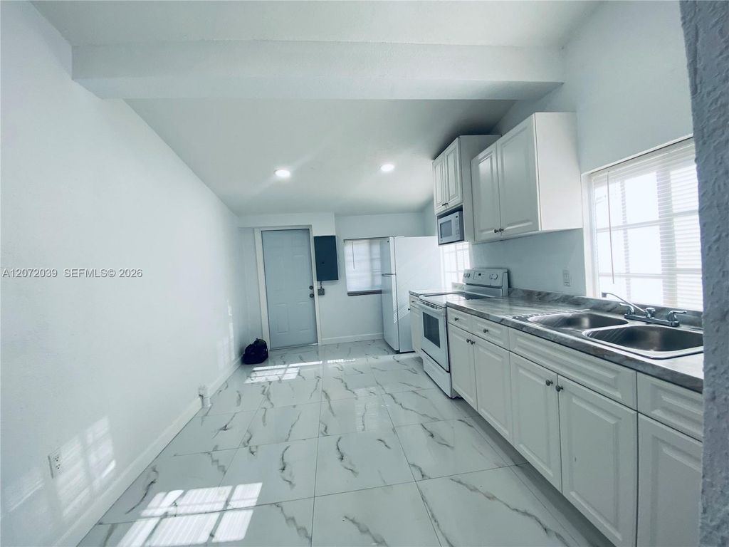 3100 NW 86th Street Back, Miami, FL 33147