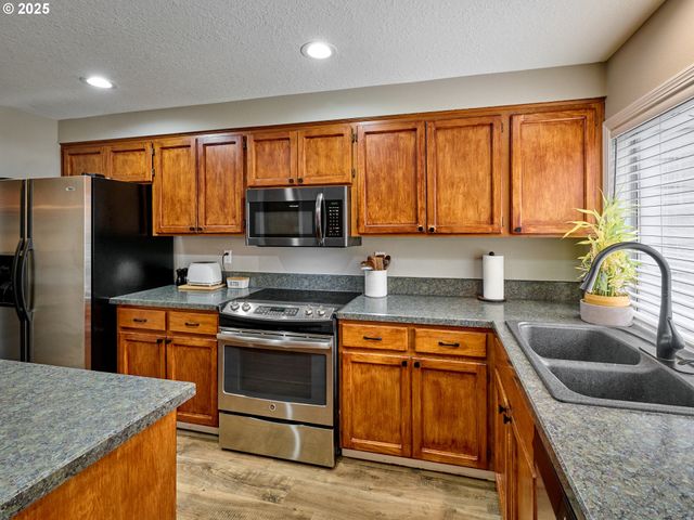 31070 Sw WILLAMETTE Way E, Wilsonville, OR 97070