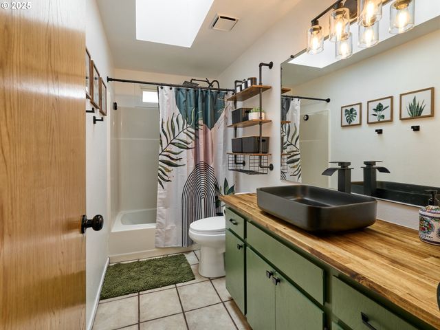 31070 Sw WILLAMETTE Way E, Wilsonville, OR 97070