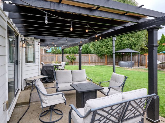 31070 Sw WILLAMETTE Way E, Wilsonville, OR 97070