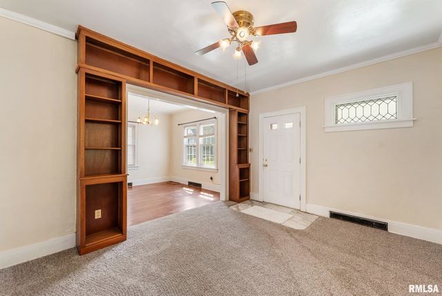 1904 30TH Street, Moline, IL 61265