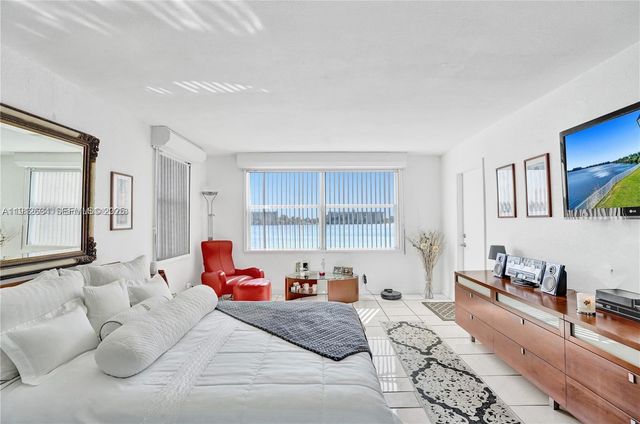 1000 NE 191st Street 21, Miami, FL 33179