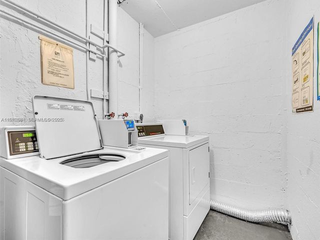 1000 NE 191st Street 21, Miami, FL 33179