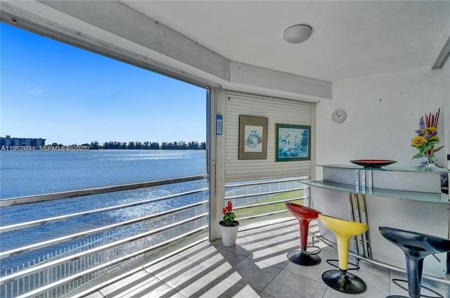 1000 NE 191st Street 21, Miami, FL 33179