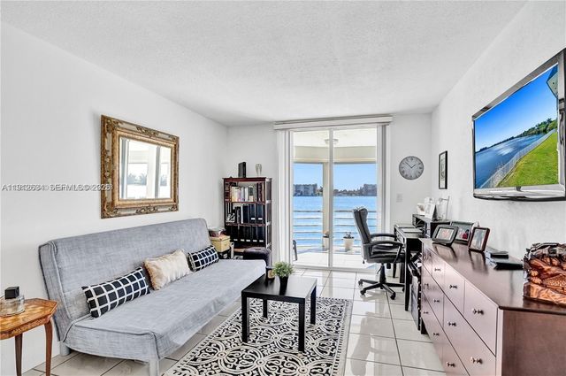 1000 NE 191st Street 21, Miami, FL 33179