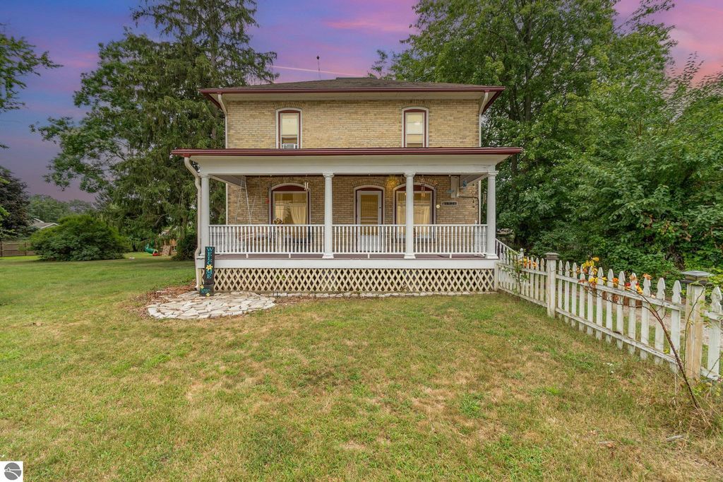 1926 E Broadway Street, Mt Pleasant, MI 48858