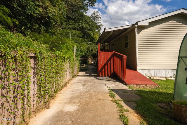 14240 Warrensburg Road, Midway, TN 37809