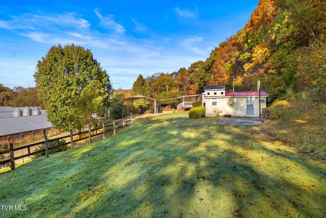 14240 Warrensburg Road, Midway, TN 37809