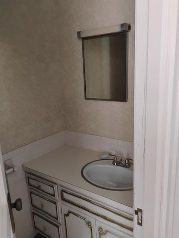 1106 State Street, Bay City, MI 48706